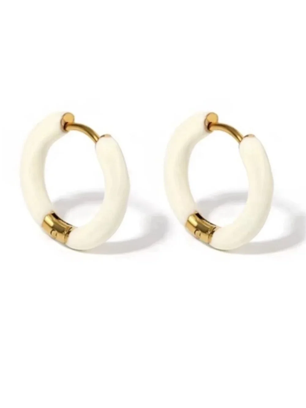New! Everyday Wear White Huggie Earrings (1024) NWOT